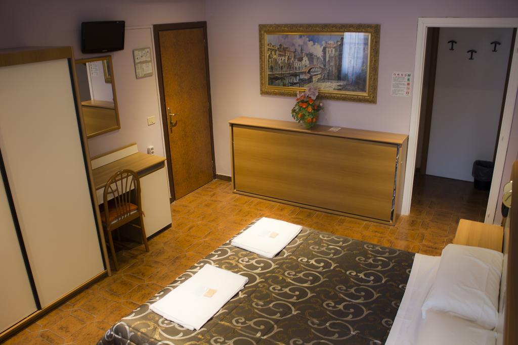 Hotel Saint Lorenz Reggio nell'Emilia Buitenkant foto