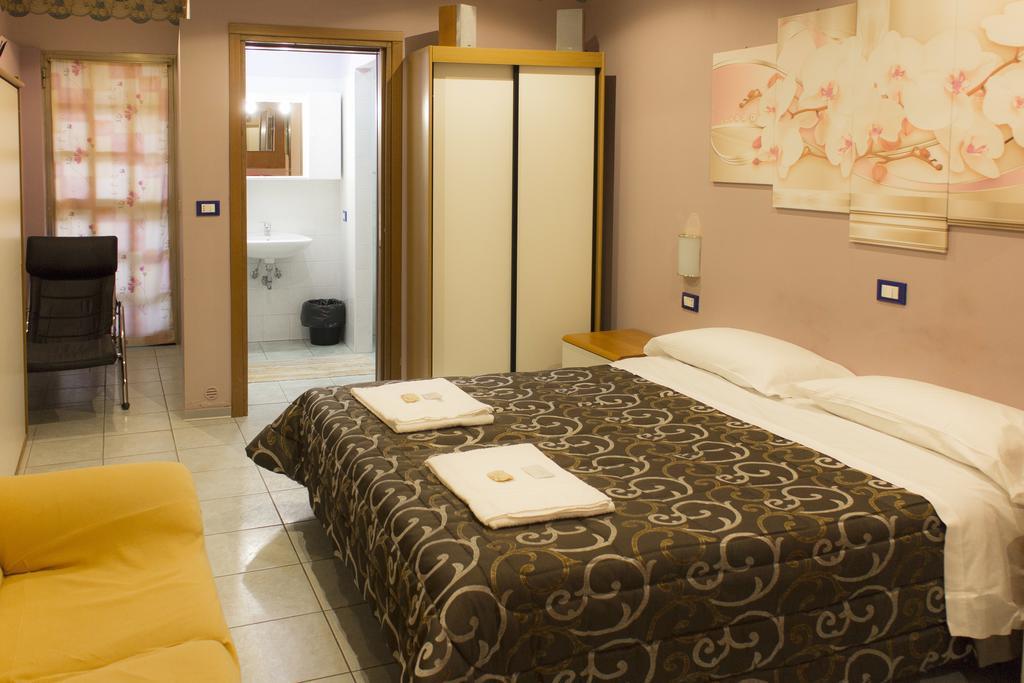 Hotel Saint Lorenz Reggio nell'Emilia Buitenkant foto